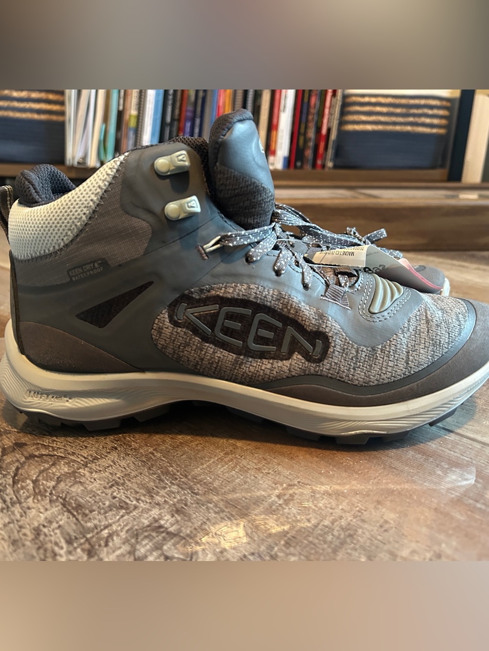 NIB KEEN Terradora Flex Mid Waterproof Hiking Boots - Women's Size 9.5